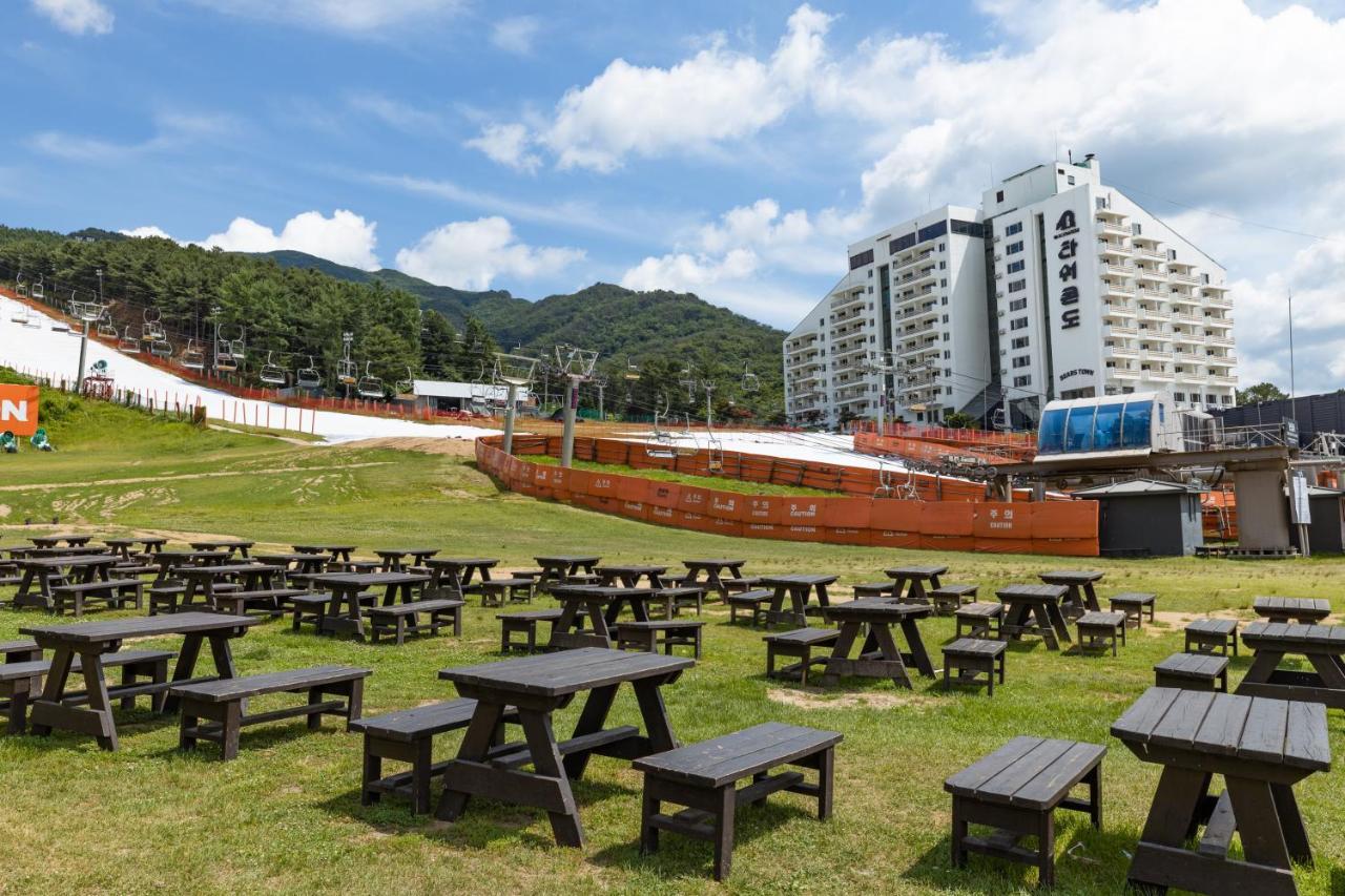 Hotel Bears Town Pchočchon Exteriér fotografie