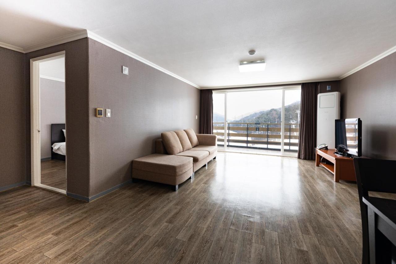 Hotel Bears Town Pchočchon Exteriér fotografie