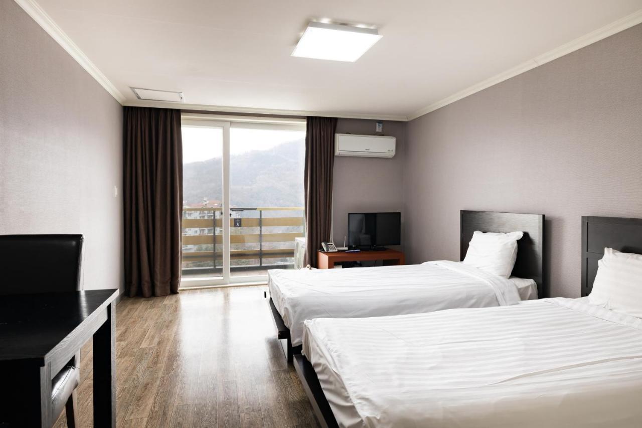 Hotel Bears Town Pchočchon Exteriér fotografie